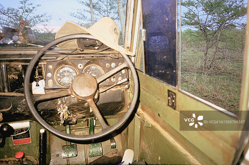 停在埃塞俄比亚的越野探险车图片素材