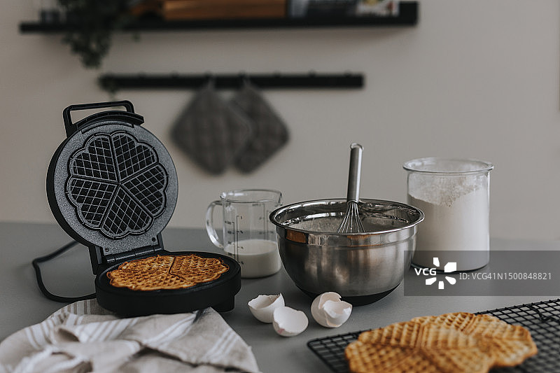 华夫饼和华夫饼机景色图片素材