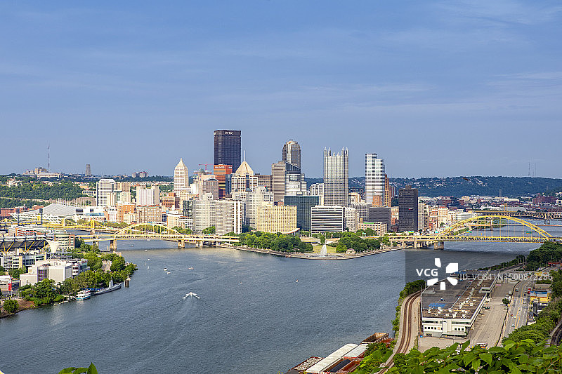 宾夕法尼亚州匹兹堡的夏日夜晚图片素材