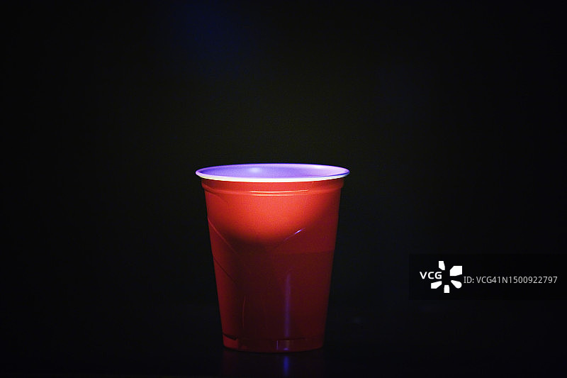 红色塑料杯图片素材