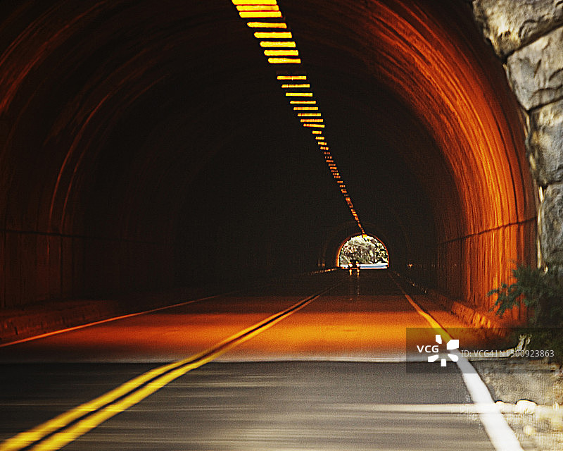 灯光隧道入口，照片处理效果图片素材