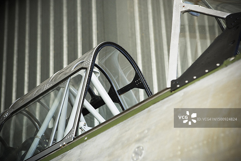 空旷的飞机座舱图片素材