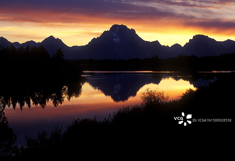 怀俄明州大提顿国家公园Mount Moran的Oxbow Bend日落图片素材