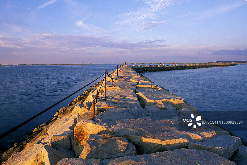 马萨诸塞州普利茅斯港岩石码头图片素材