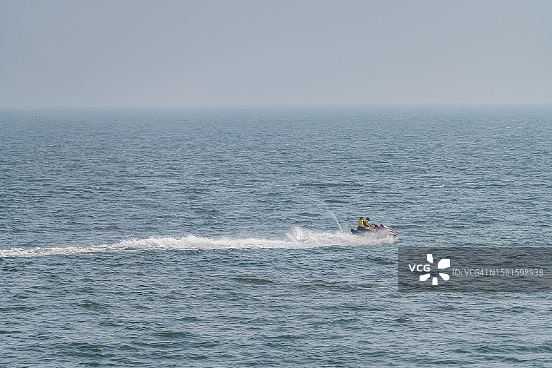 日本神奈川县的夏日海滩图片素材