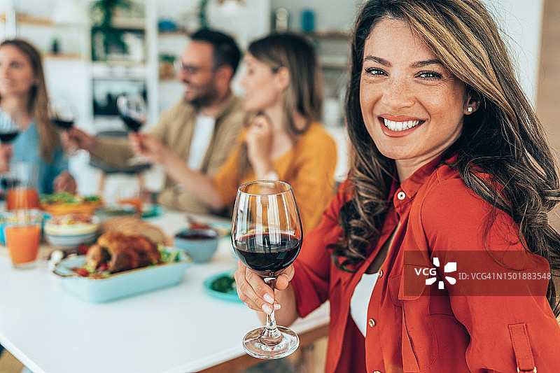 与朋友共进午餐图片素材