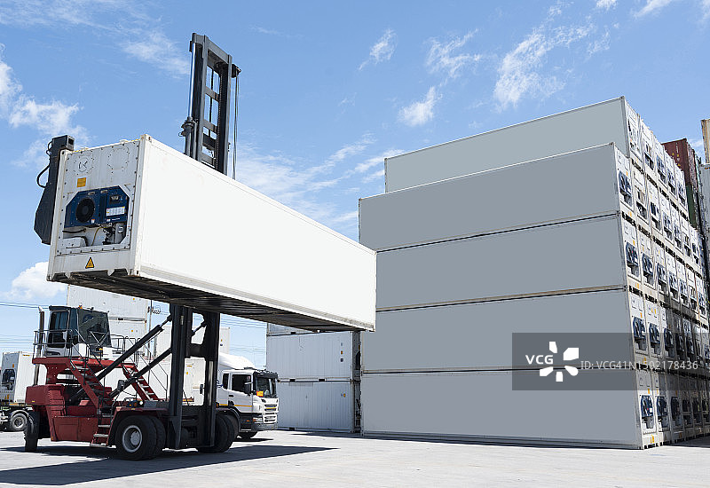 航运冷藏集装箱图片素材