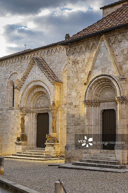 托斯卡纳圣奎里科-德尔恰：圣奎里科和朱利塔主教堂图片素材