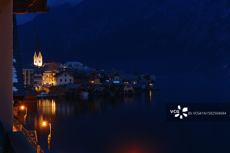 夜间海边建筑灯光景色图片素材