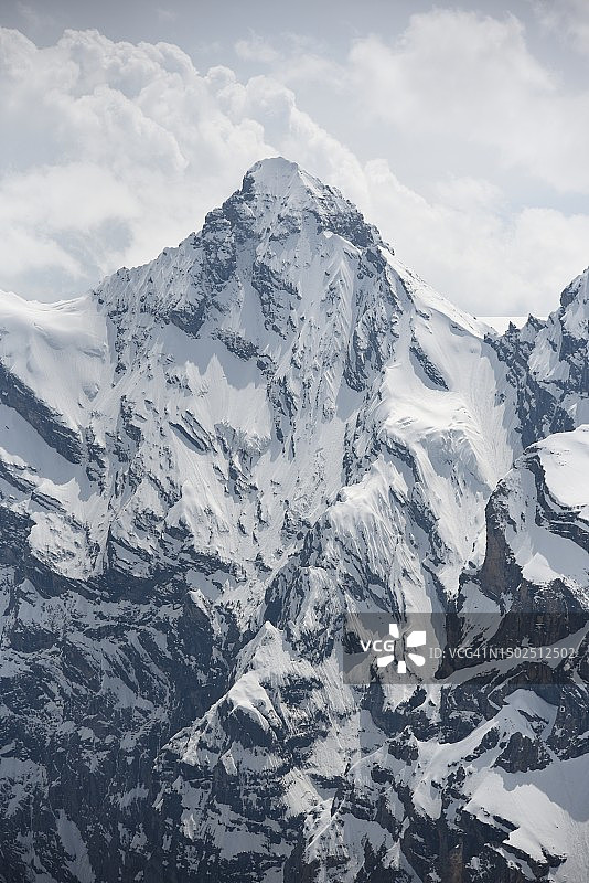 瑞士劳特布伦嫩雪朗峰雪山风景图片素材