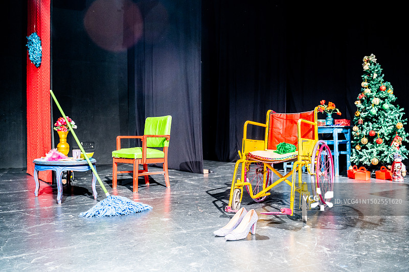 空旷的剧院舞台布景图片素材