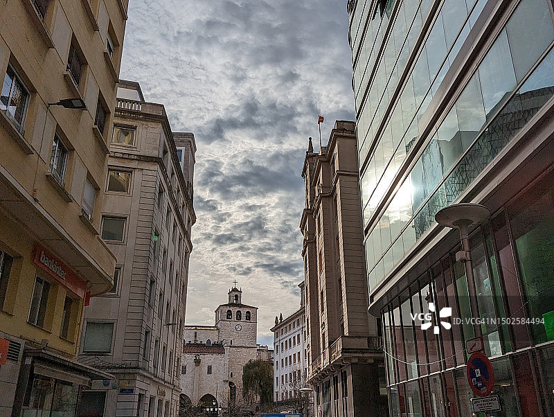桑坦德市中心街道，西班牙坎塔布里亚图片素材
