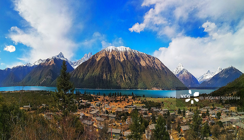 巴松措村图片素材