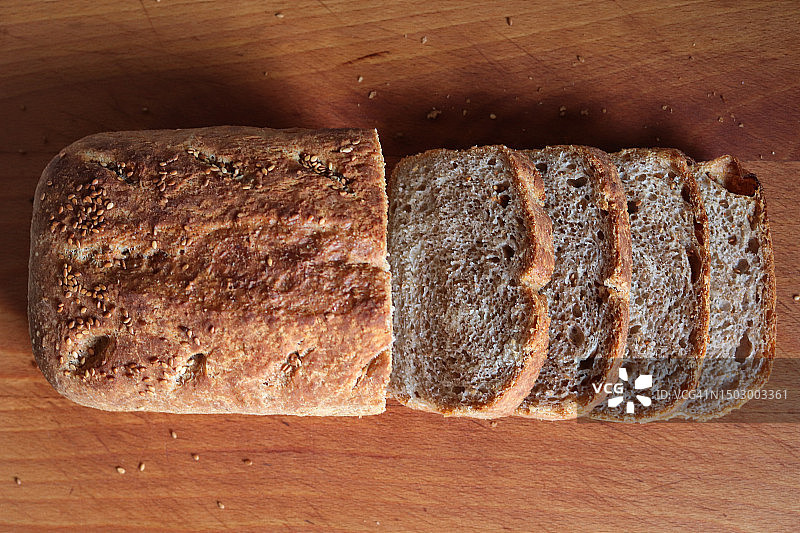 自制乡村全麦芝麻面包图片素材