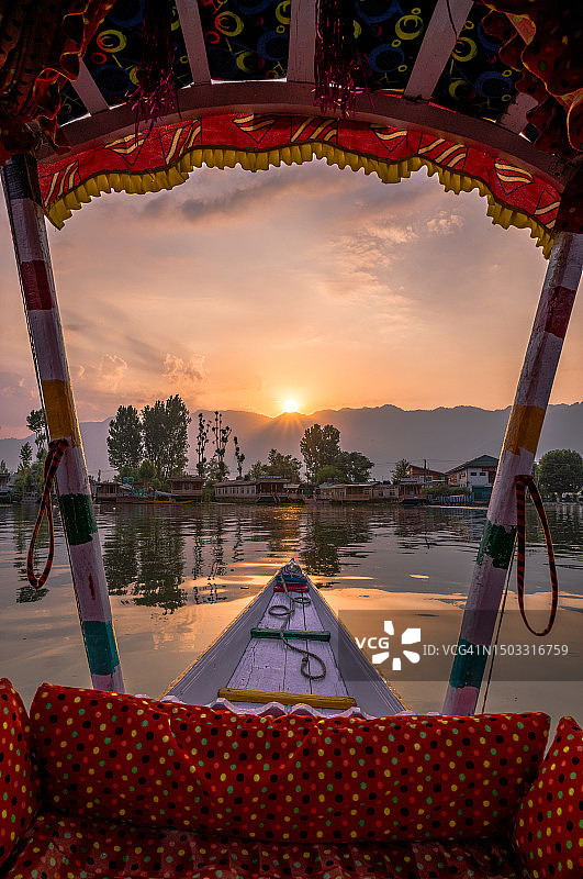 日出希卡拉船之旅图片素材