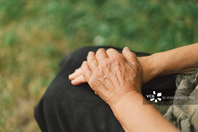老妇人的手图片素材
