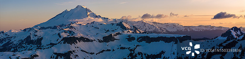 贝克山和桌山日落全景航拍图片素材