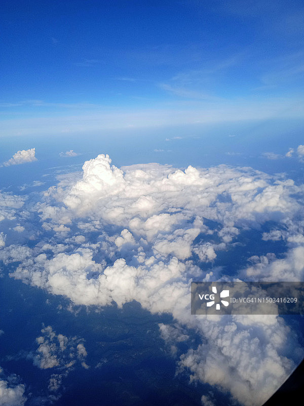 景观上空的云层航拍图片素材