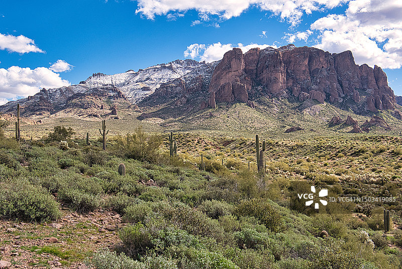 美国迷失荷兰人州立公园的壮丽山景图片素材