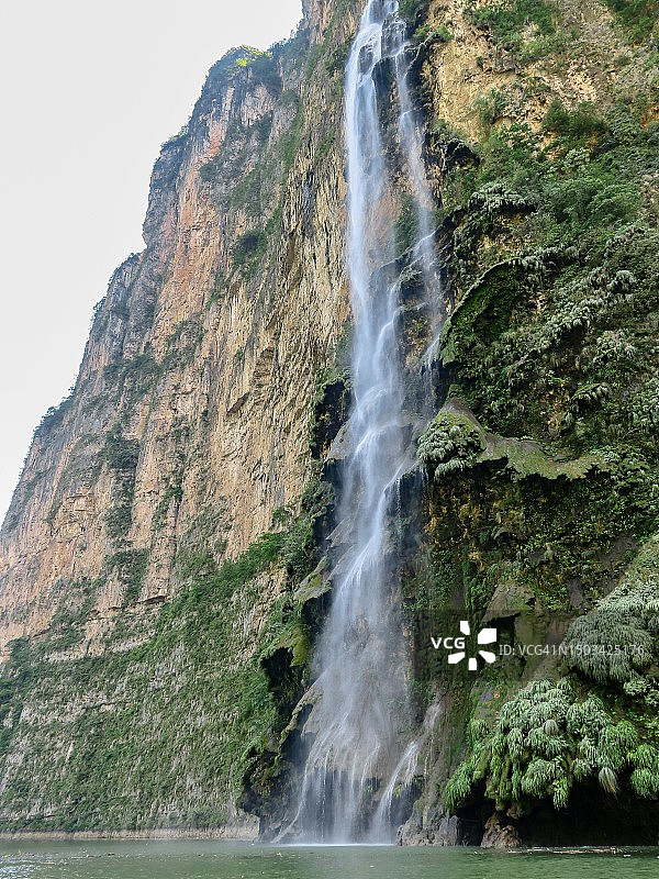 墨西哥恰帕斯州苏米德罗峡谷的壮丽景色图片素材