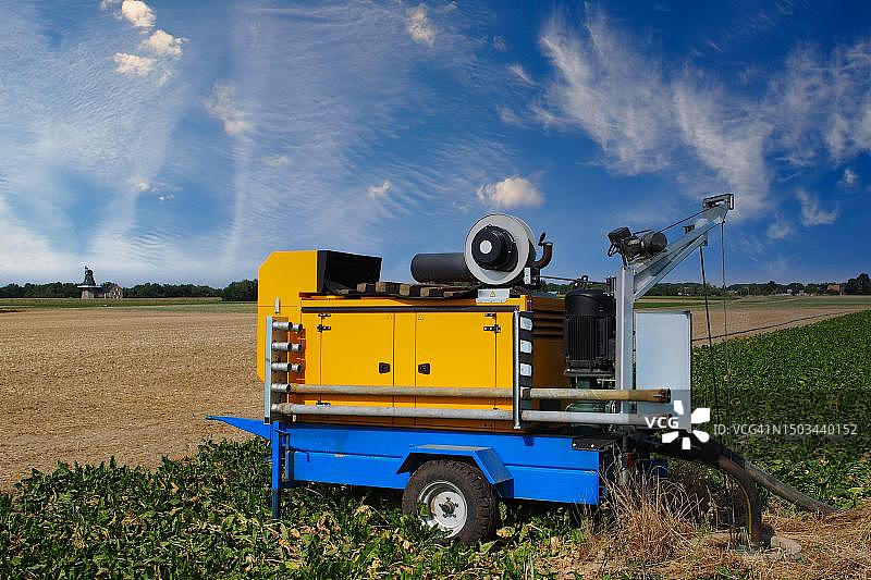 德国北莱茵-威斯特法伦的旱季农田灌溉图片素材