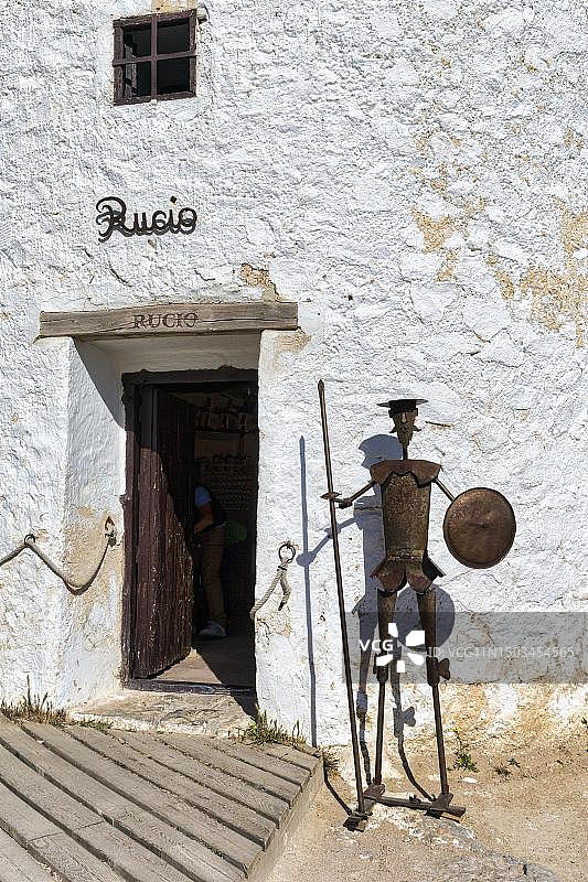 孔苏埃格拉风车入口雕塑，堂吉诃德之路，西班牙托莱多省图片素材