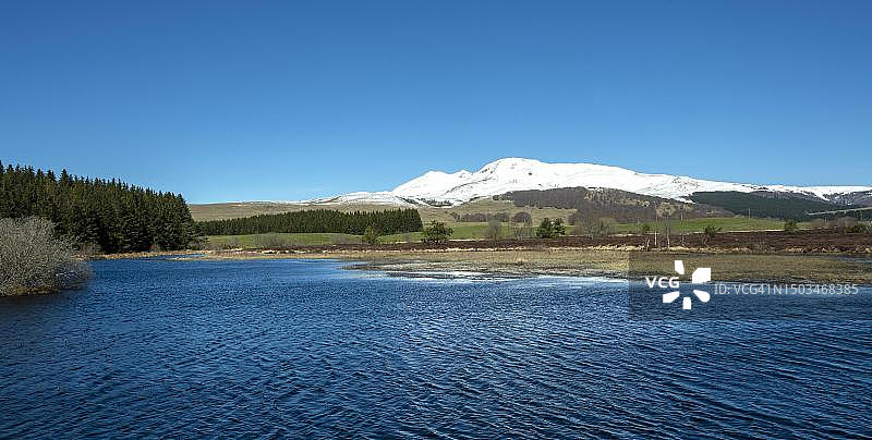 多尔山冬季风光：奥弗涅火山地区自然公园图片素材