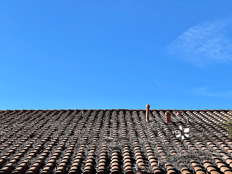 需要清洁的陶瓦屋顶图片素材