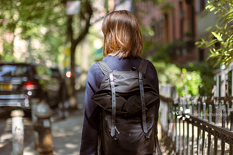 探索西村：可爱的亚洲学生开启纽约之旅图片素材