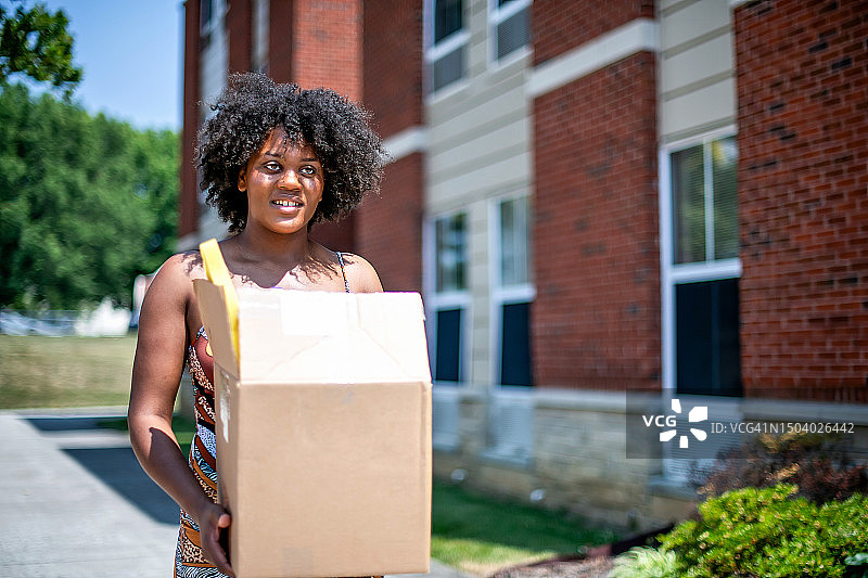 大学搬迁图片素材