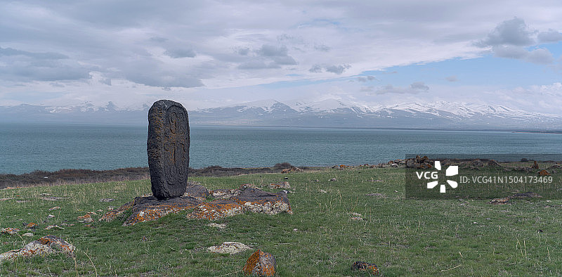 海岸边的石头支石墓图片素材