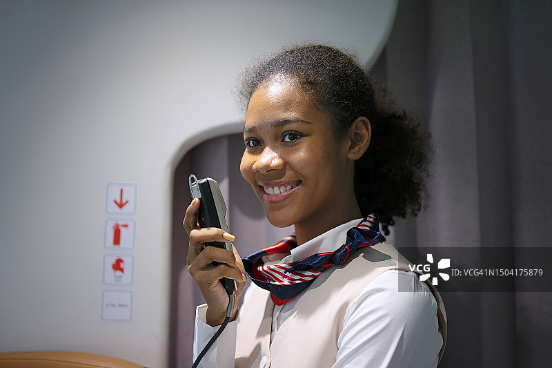 乘坐商用飞机旅行图片素材