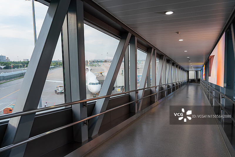 机场廊桥通道图片素材