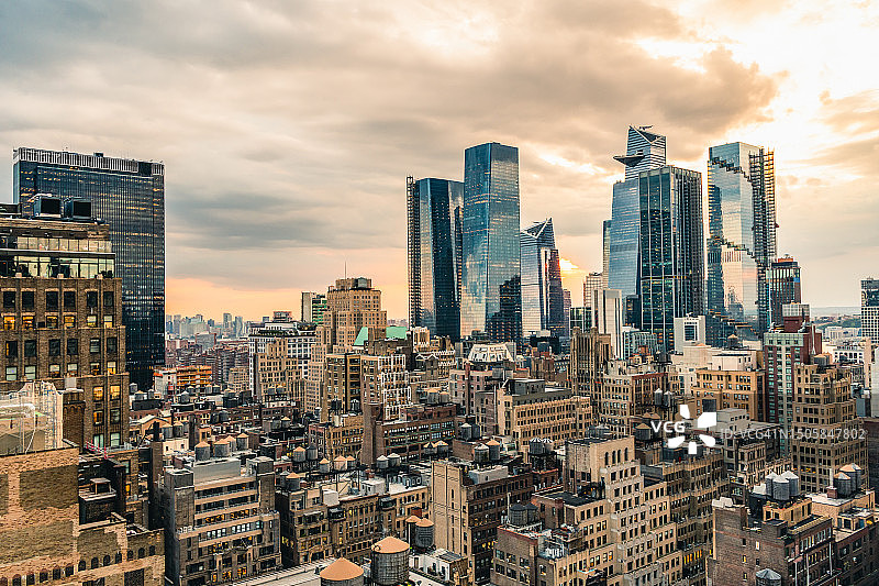 日落时分的纽约市天际线航拍，美国纽约图片素材