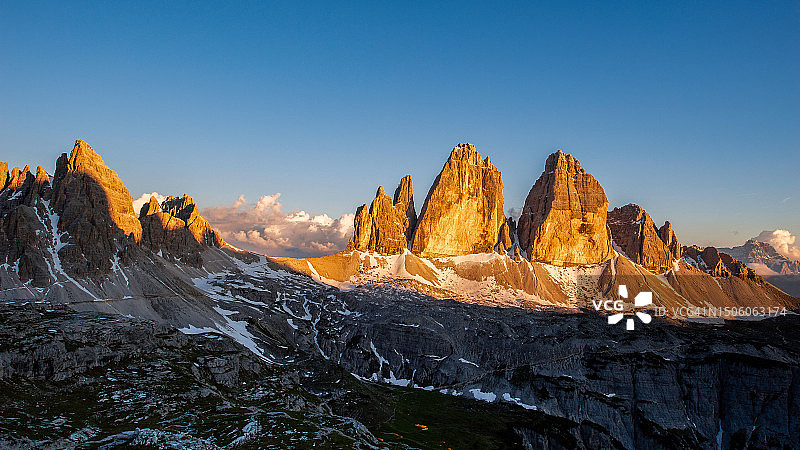 阿姆·托布林格·里德尔雪山全景，意大利图片素材