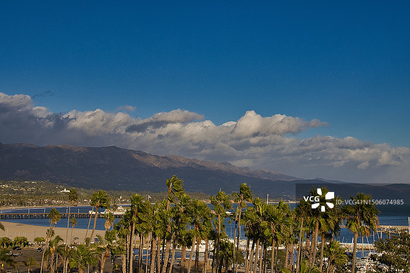 美国加利福尼亚州卡平特里亚海景与建筑图片素材