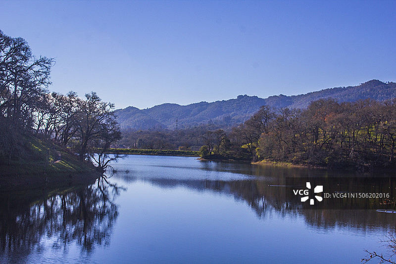 美国索诺玛谷地区公园的湖光山色美景图片素材
