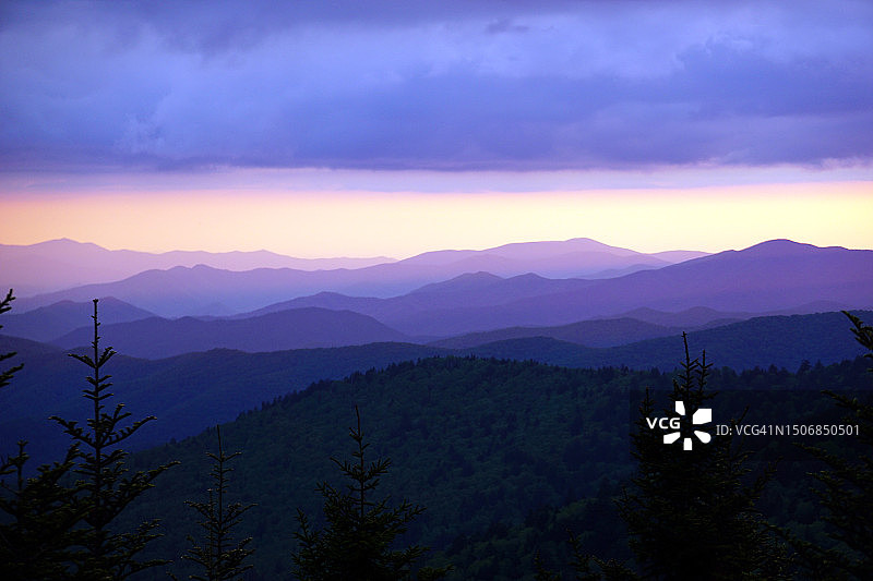 大雾山图片素材