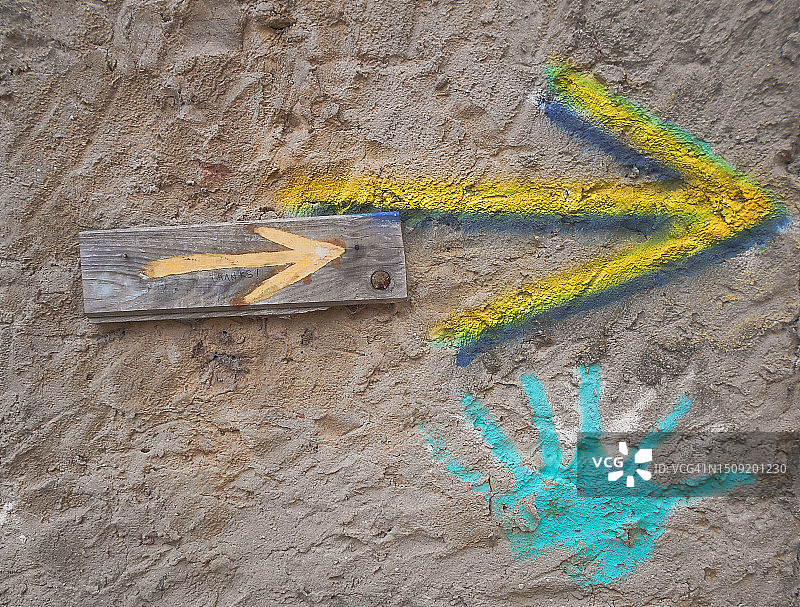 黄色箭头图片素材