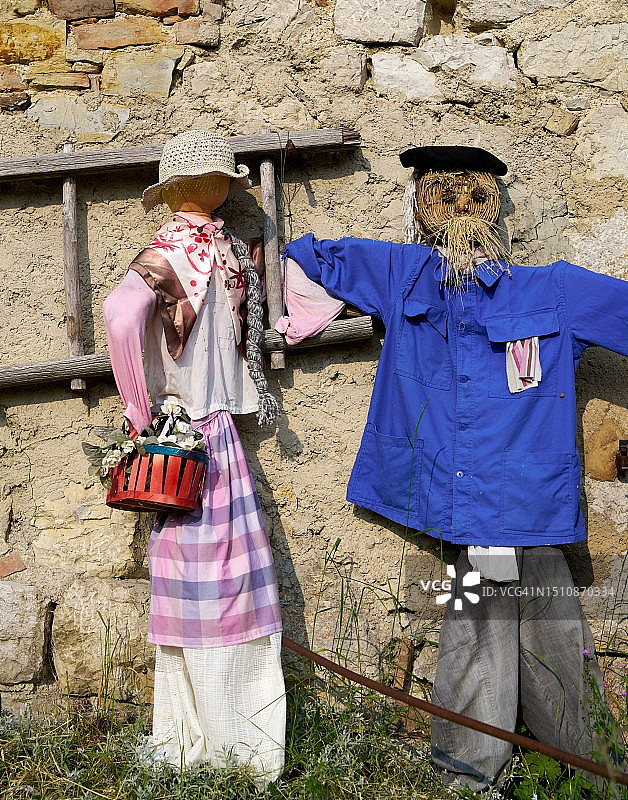 一对稻草人图片素材