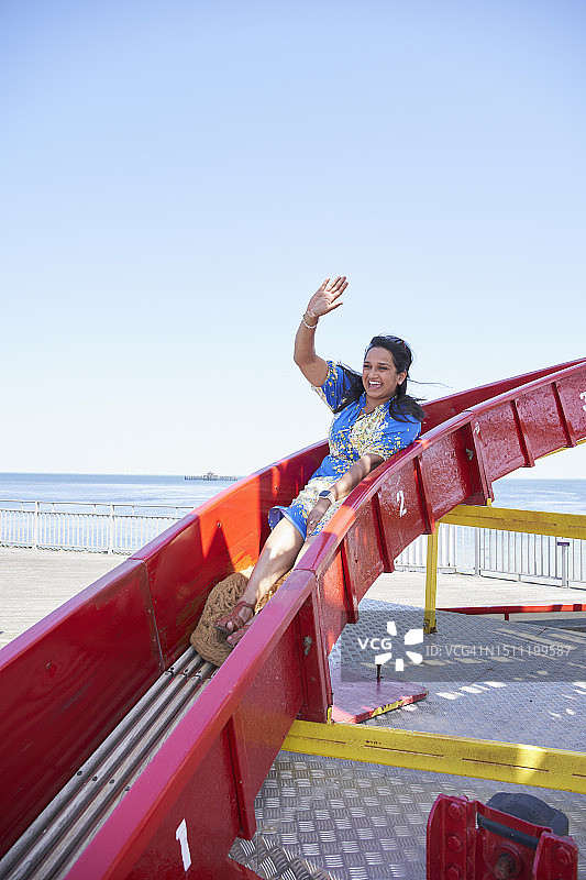 游乐场滑梯图片素材