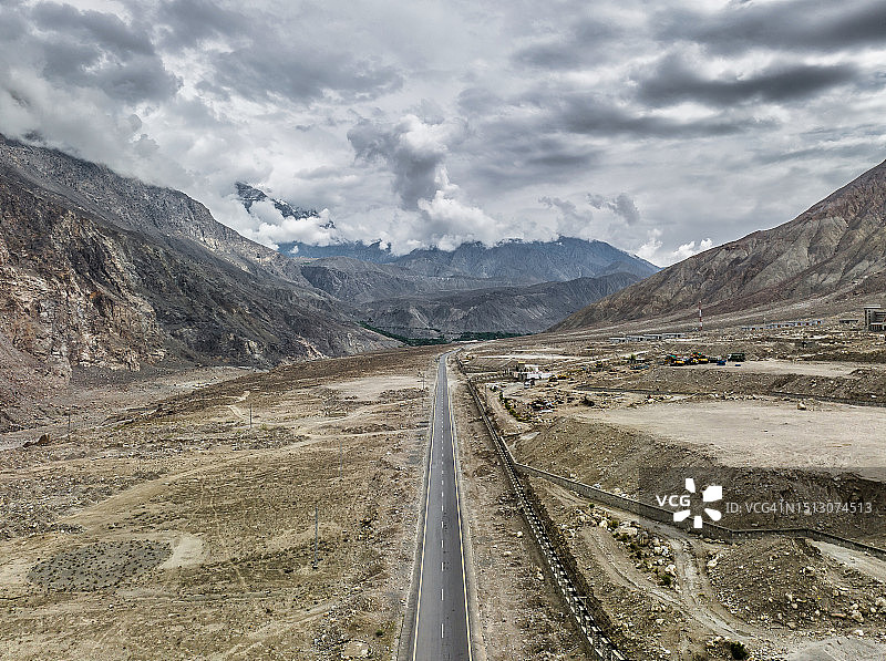 喀喇昆仑公路航拍景观，位于巴基斯坦北部吉尔吉特-巴尔蒂斯坦地区图片素材