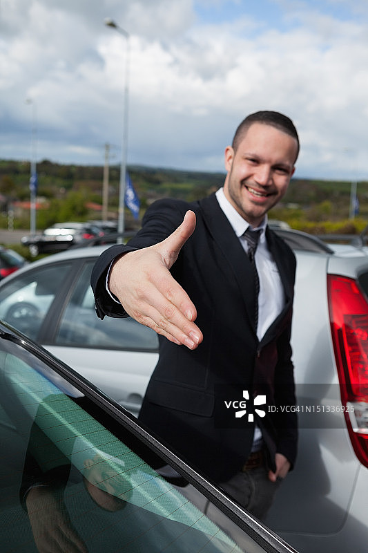 想要握手的商人图片素材