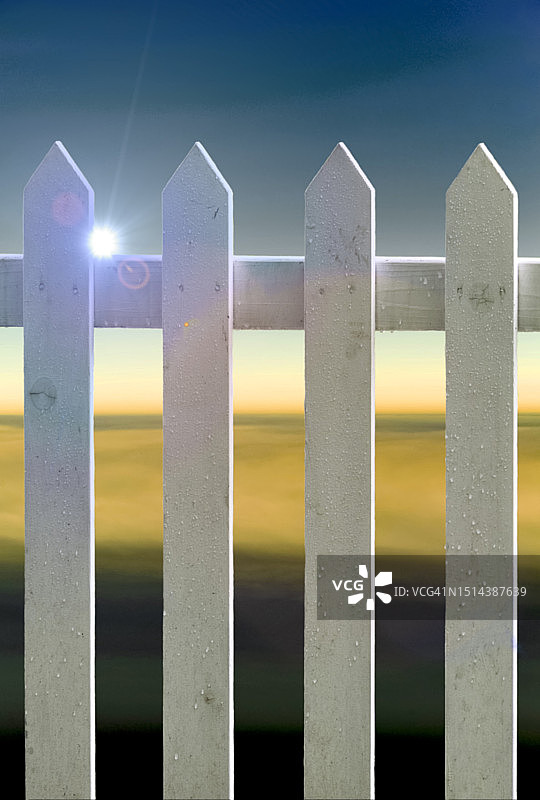 白色花园围栏图片素材