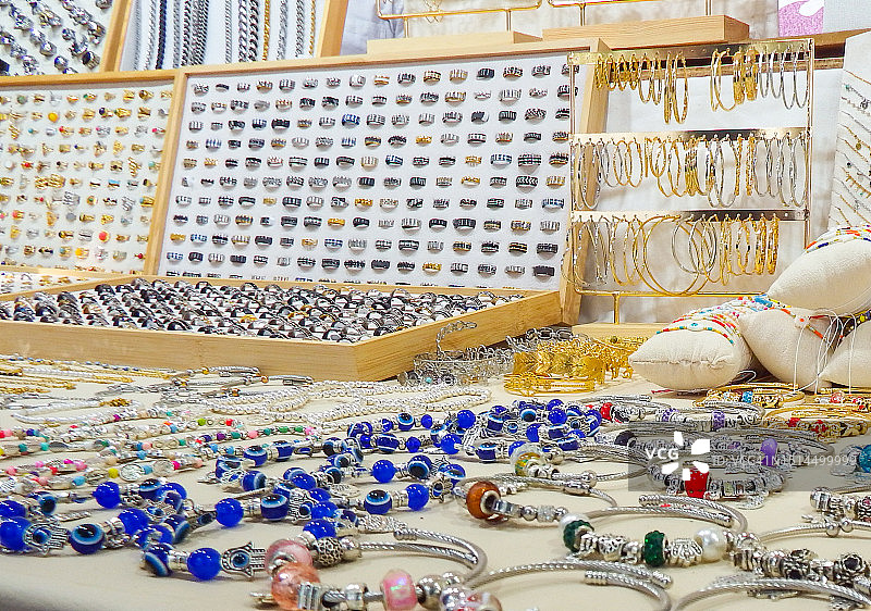 仿制珠宝图片素材