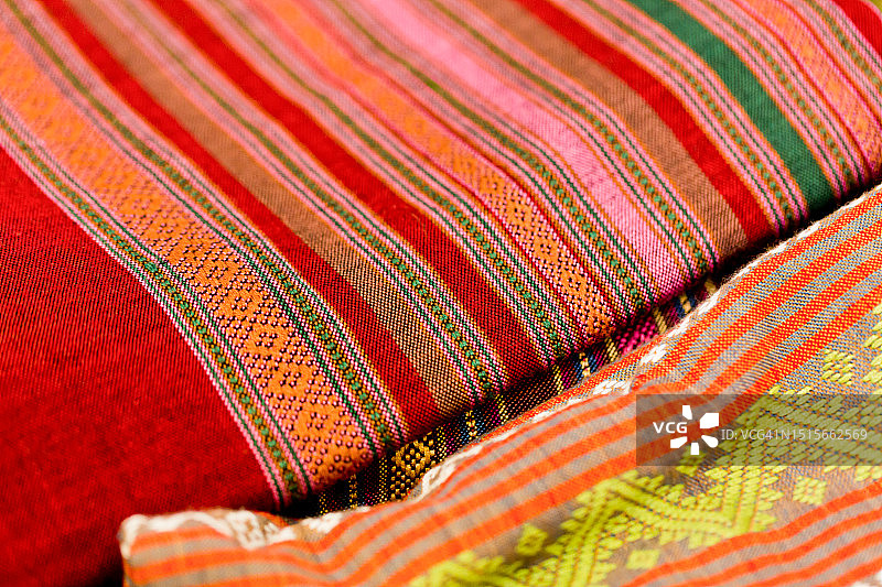 传统手工艺品：精美的编织纺织品设计和图案图片素材