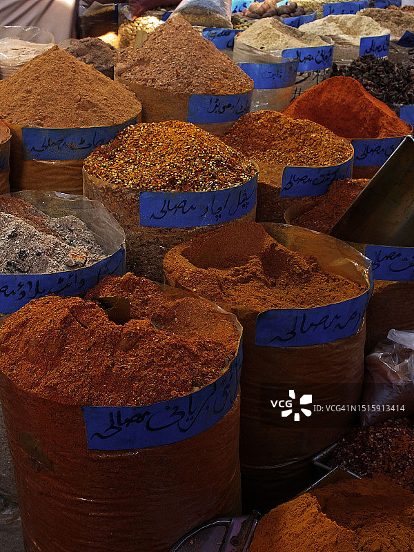 宰牲节前拥挤的街道和集市图片素材