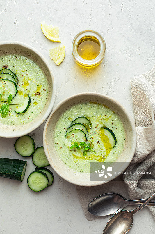 薄荷香草黄瓜冷汤图片素材
