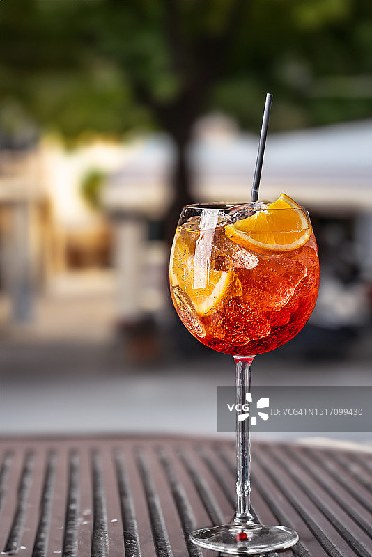 桌子上的饮料特写图片素材