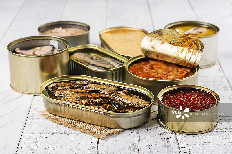 餐桌上食物的高角度视角图片素材